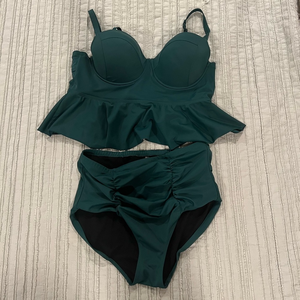 Super cute swimsuit !